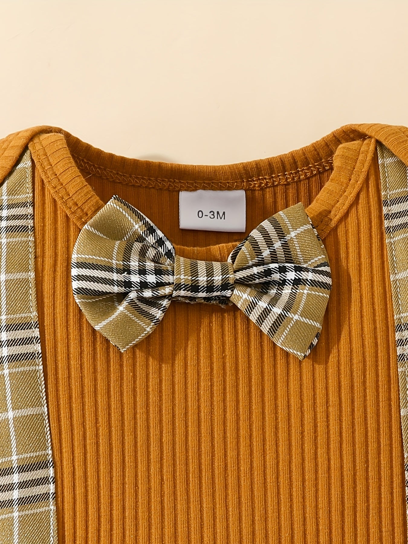 2pcs Baby Boys Bowknot Onesie & Plaid Shorts Set
