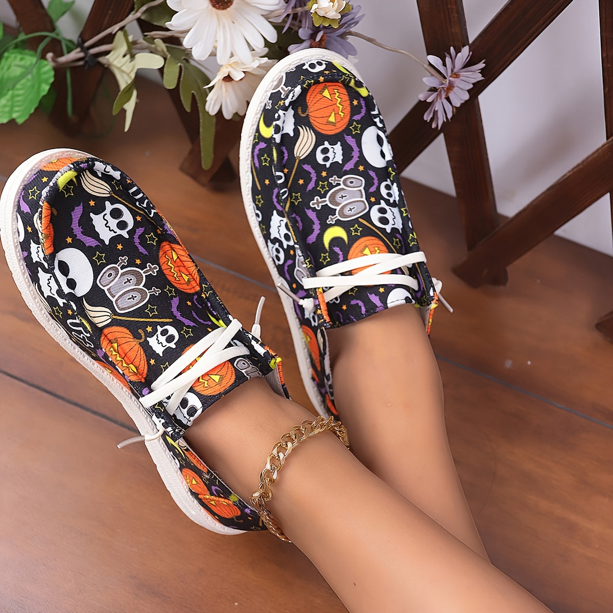 Women's Pumpkin & Ghost Pattern Shoes Slip On Low Round Toe Non slip Canvas Shoe