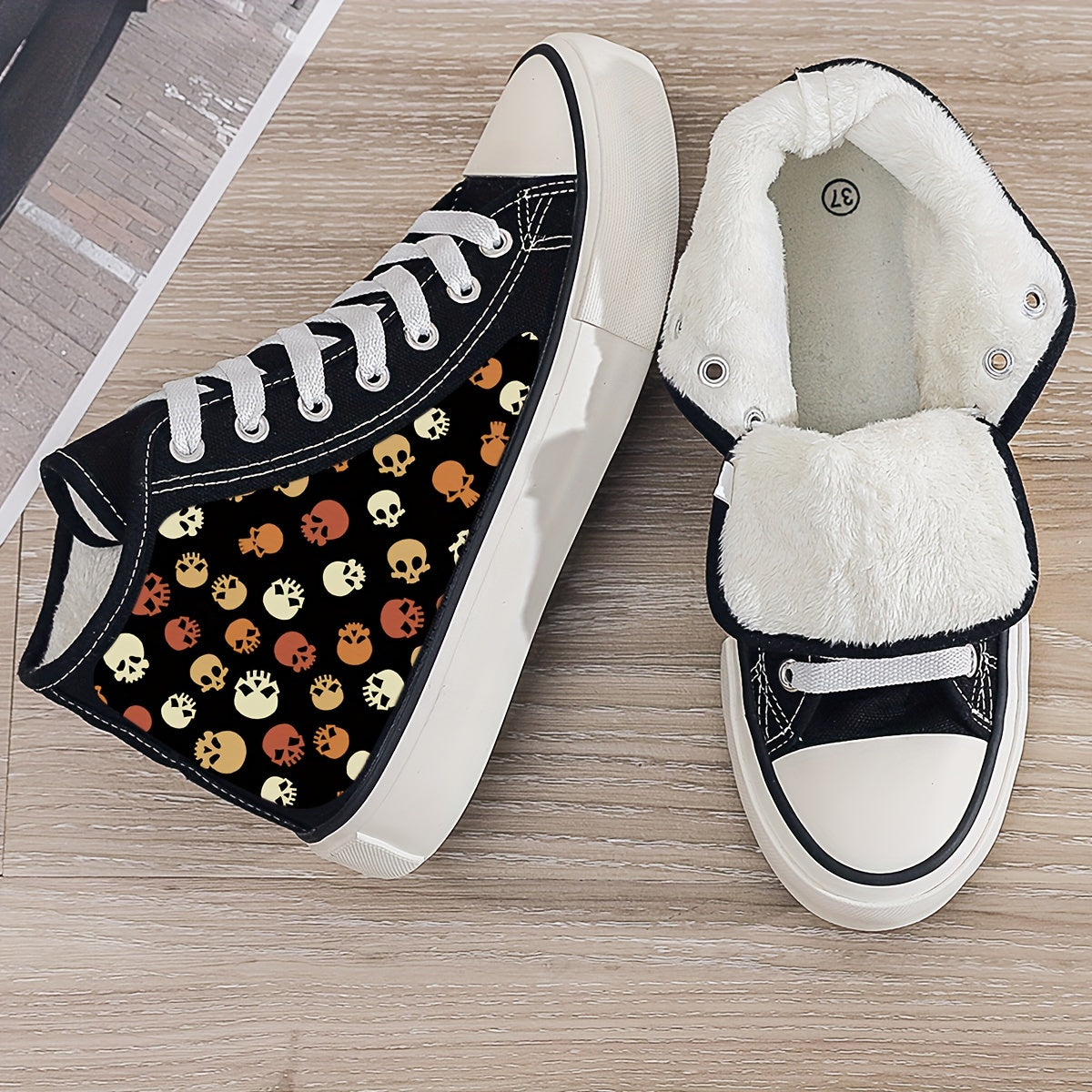Skull Print Plush Lined Thermal Canvas Sneakers