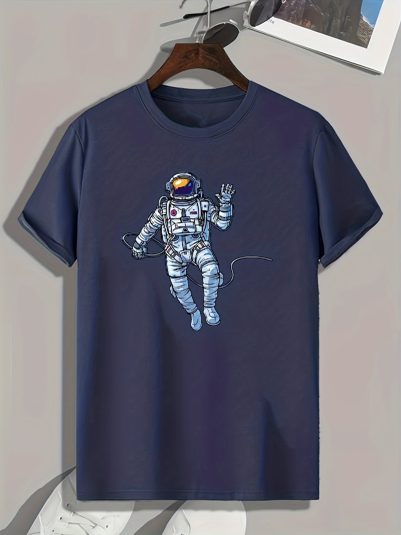 Astronaut Print Men's Graphic T shirt - Casual Comfy Tee