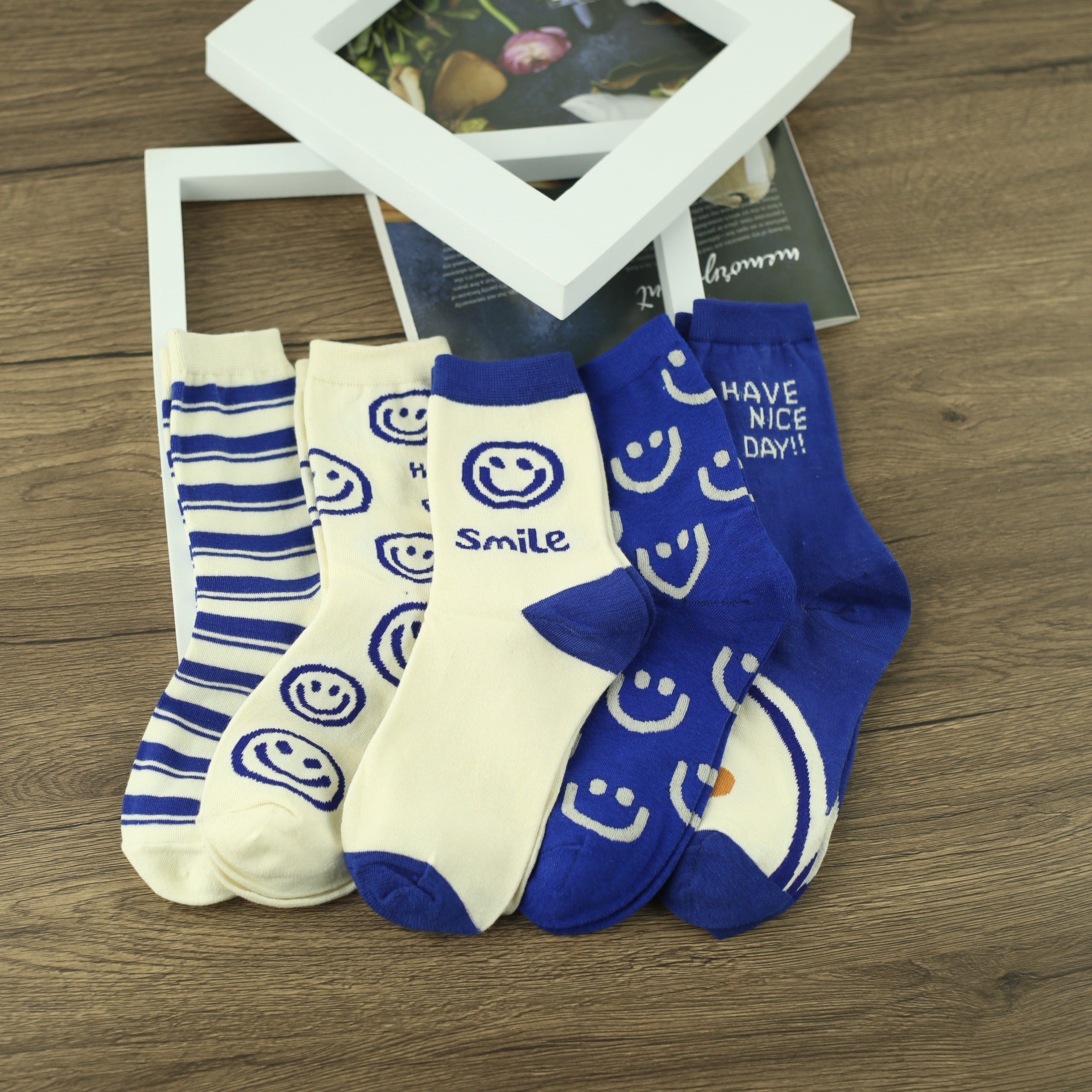 5 Pairs Men's Smiling Face Pattern Crew Socks Breathable Street Style