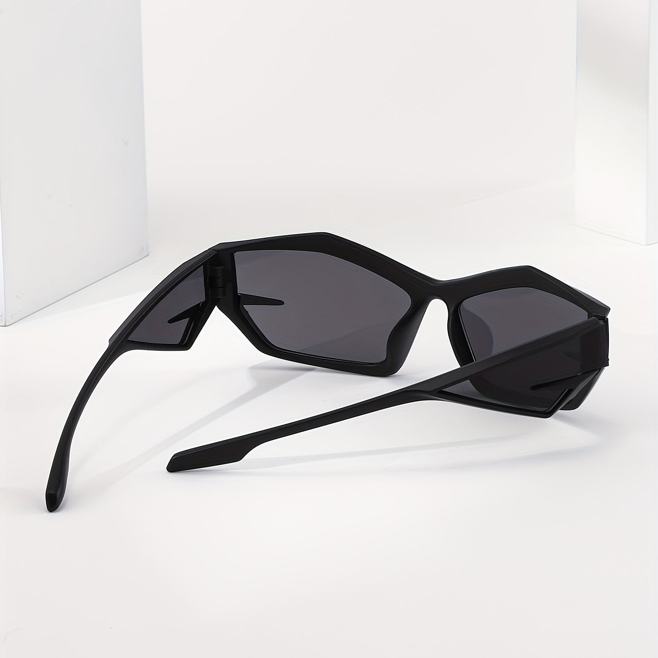 Vintage Polygon Square Sunglasses with Zipper Case