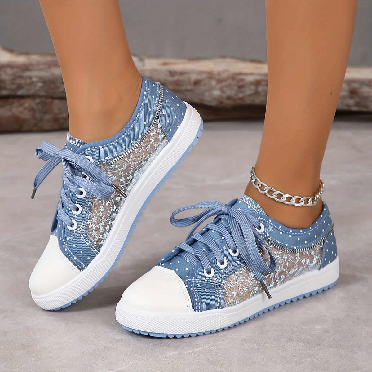 Women's Breathable Mesh Sneakers Casual Lace Up Outdoor Shoes