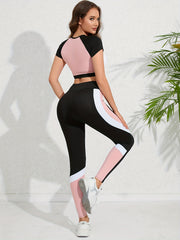 Contrasting Activewear Set for Yoga & Fitness
