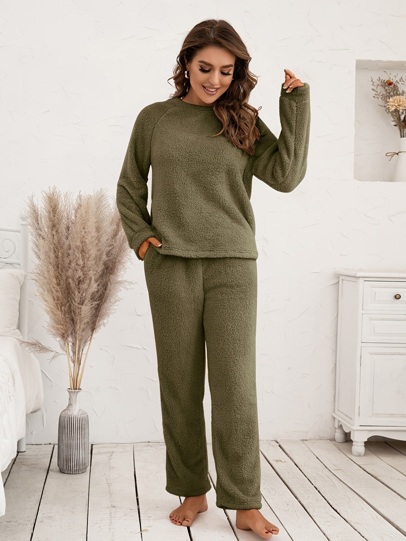 Plush Pajama Set Long Sleeve Crew Neck Top & Pants
