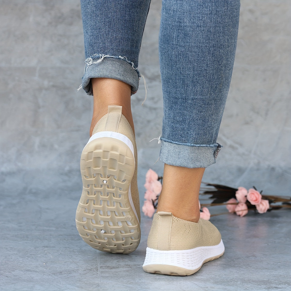 Knitted Sports Shoes Low Top Slip On Flat Walking Shoes