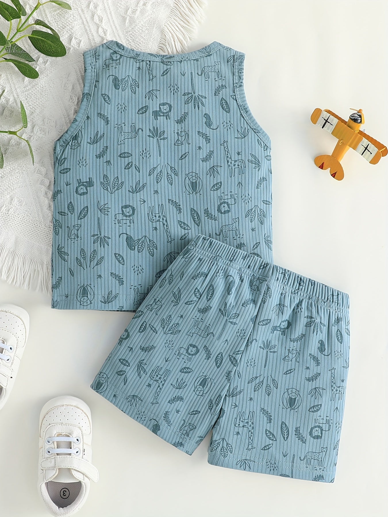 2pcs Baby Boys Animal Print Tank Top & Shorts Set for Summer