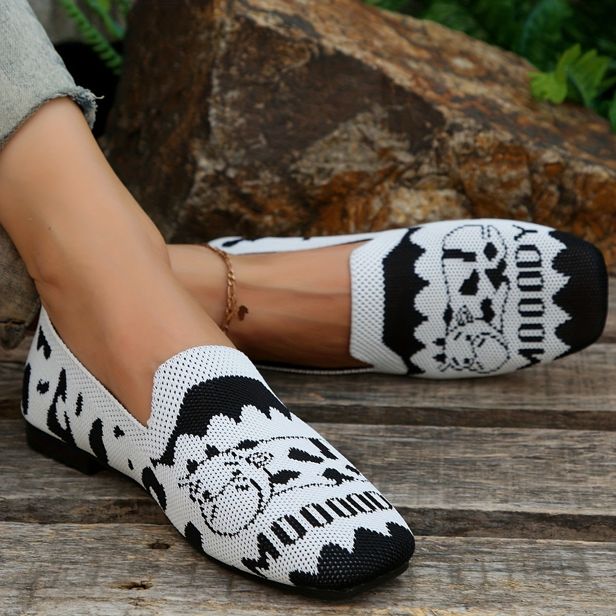 Women's Breathable Mesh Flat Shoes Square Toe Lightweight Slip On Shoes