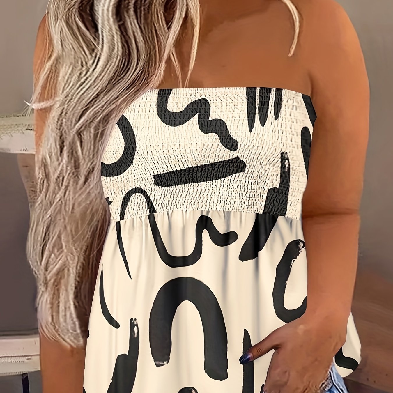 Women's Plus Graffiti Print Strapless Peplum Tube Top