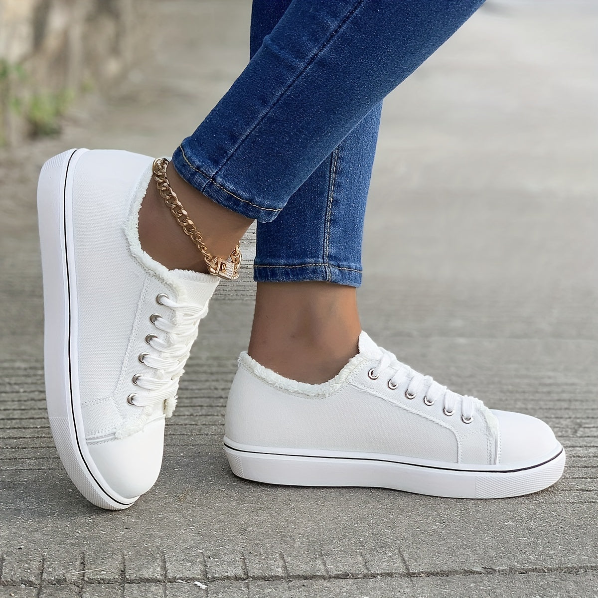 Women's Low Top Canvas Sneakers Lace Up Casual Shoes