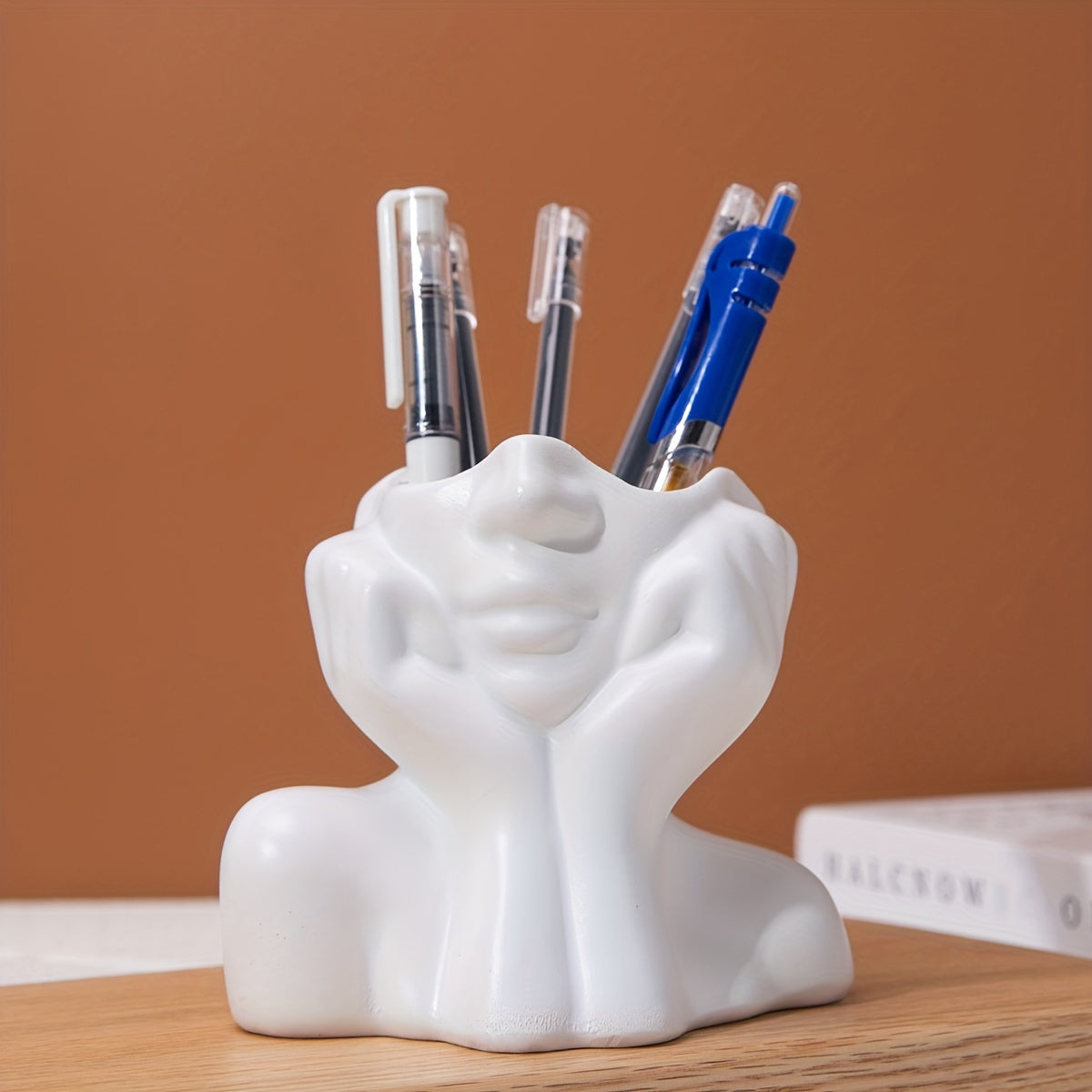 Shy Body Shape Art Pen Holder Light Style Decoration