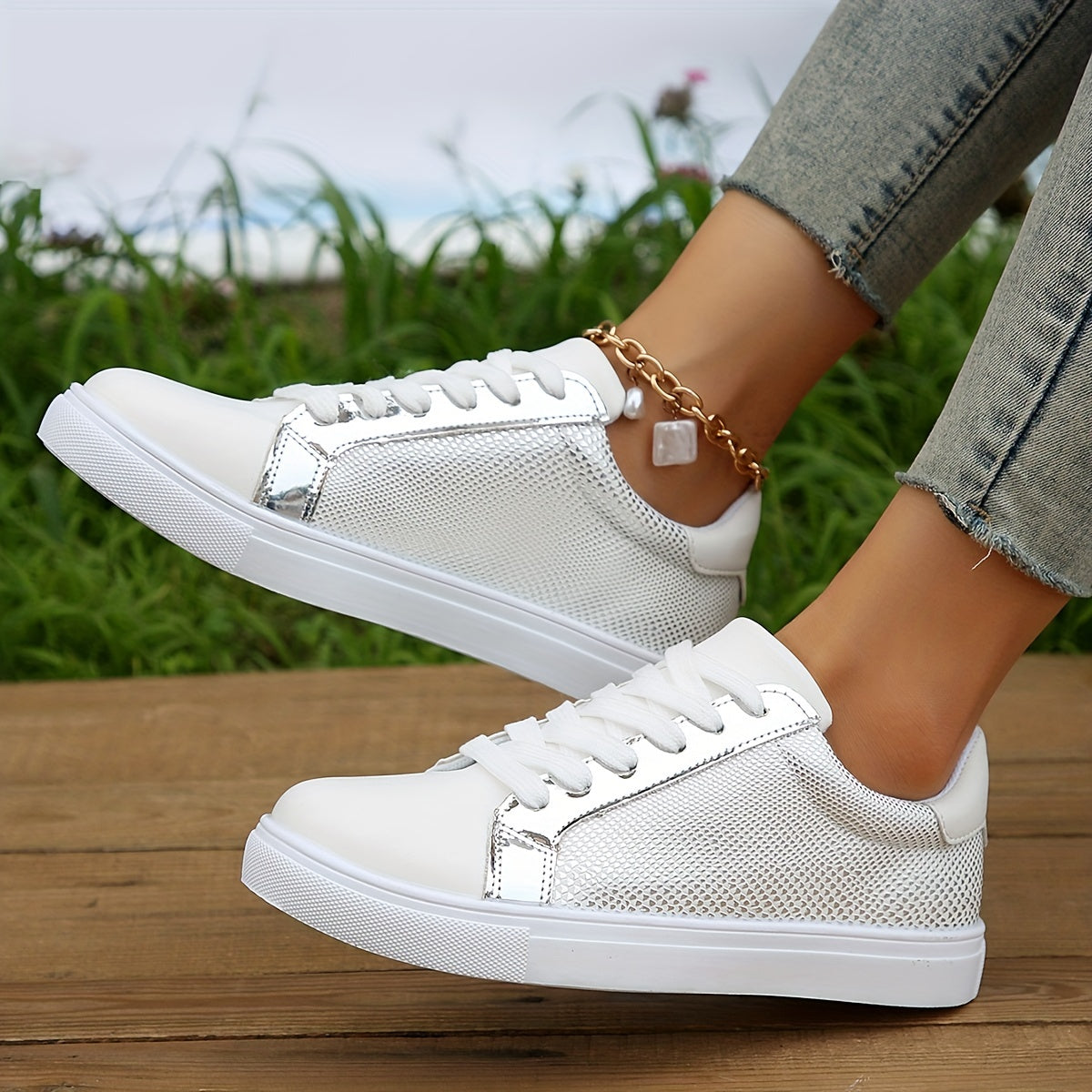 Women's Lace Up Flat Sneakers Low Top Skate Shoes