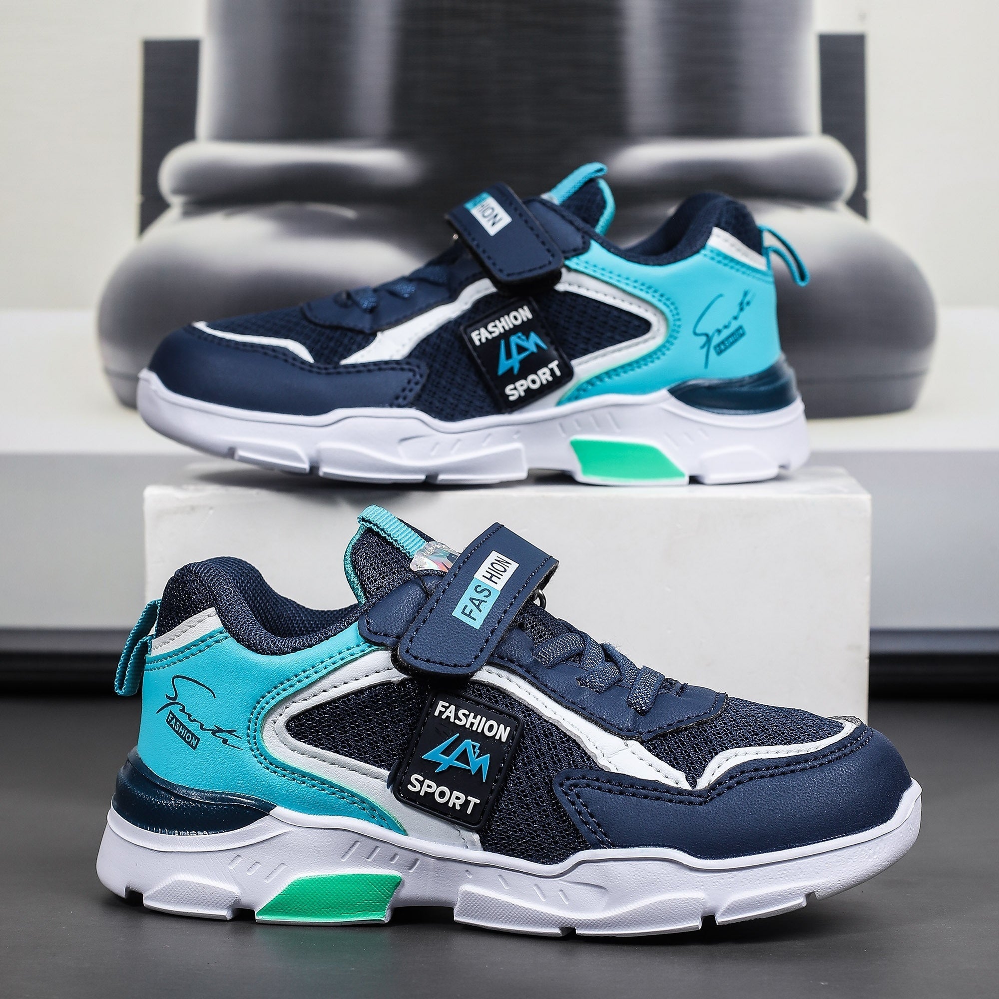 Boys Hook And Loop Low Top Sneakers Lightweight Anti Slip Shoes