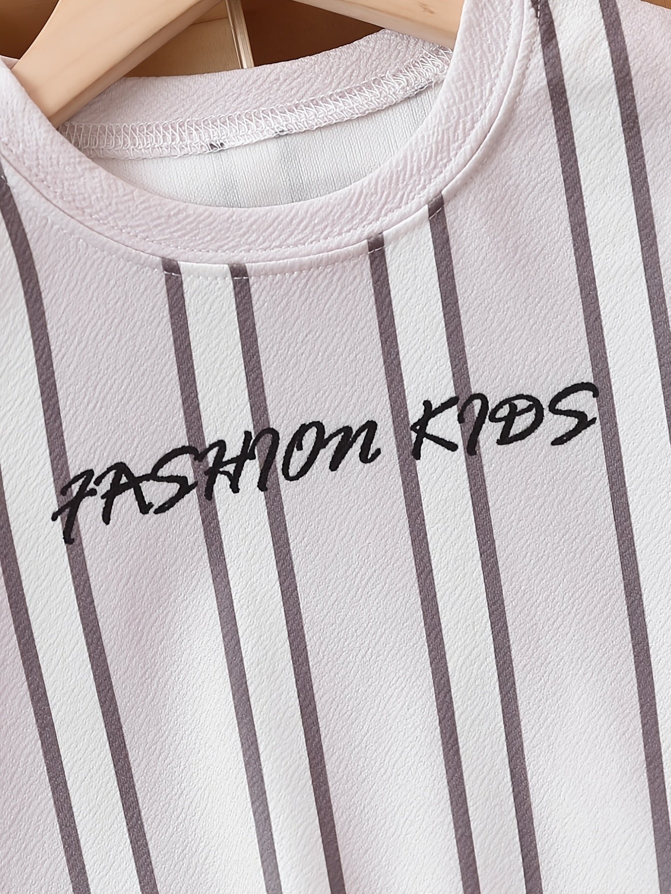 Boy's 2pcs Sweatshirt & Shorts Set Stripe Pattern KIDS Summer Outfits