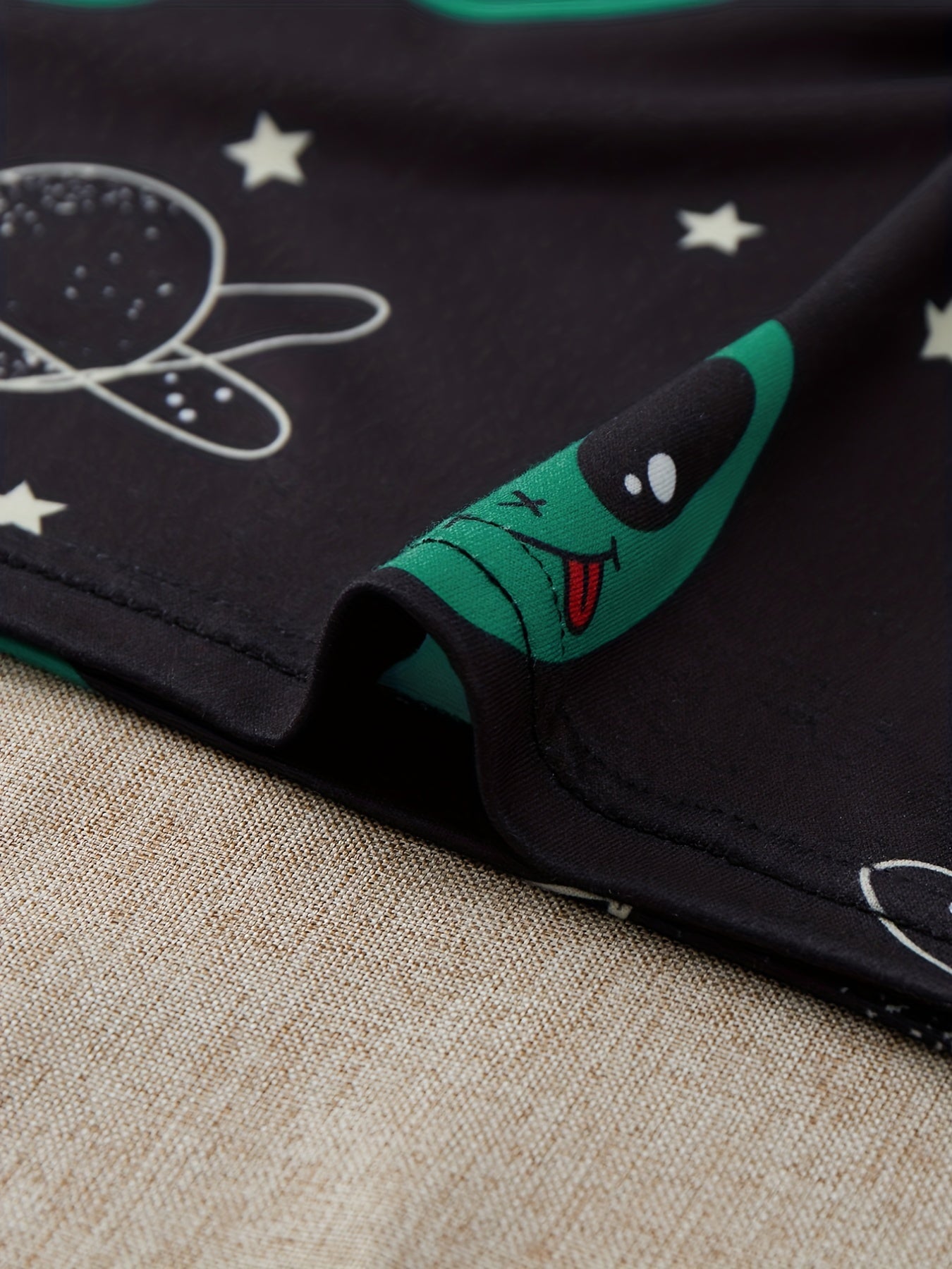 Alien Print Pajama Set Short Sleeve Crew Neck Top & Elastic Waistband Shorts