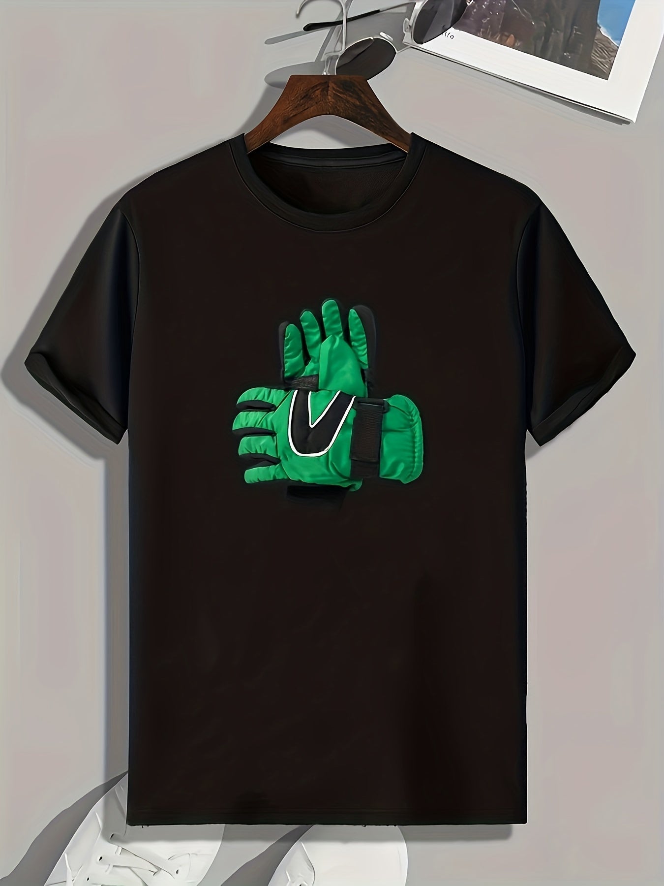 Men's Comfy Active Tee w/ Glove Print, Stretch & Breathable, Outdoor Summer