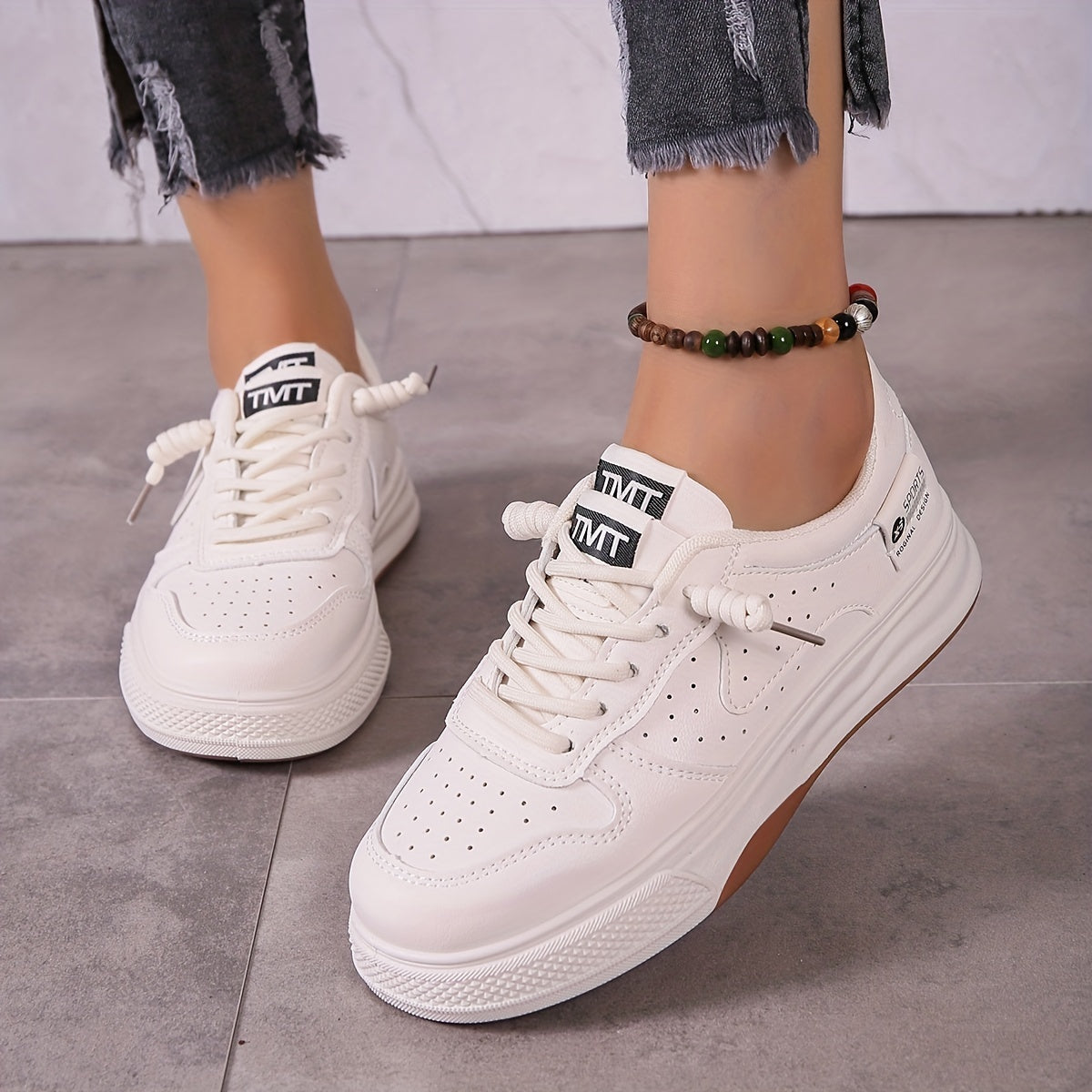 Women's Platform Skate Shoes Round Toe Lace Up Low Top Sneakers