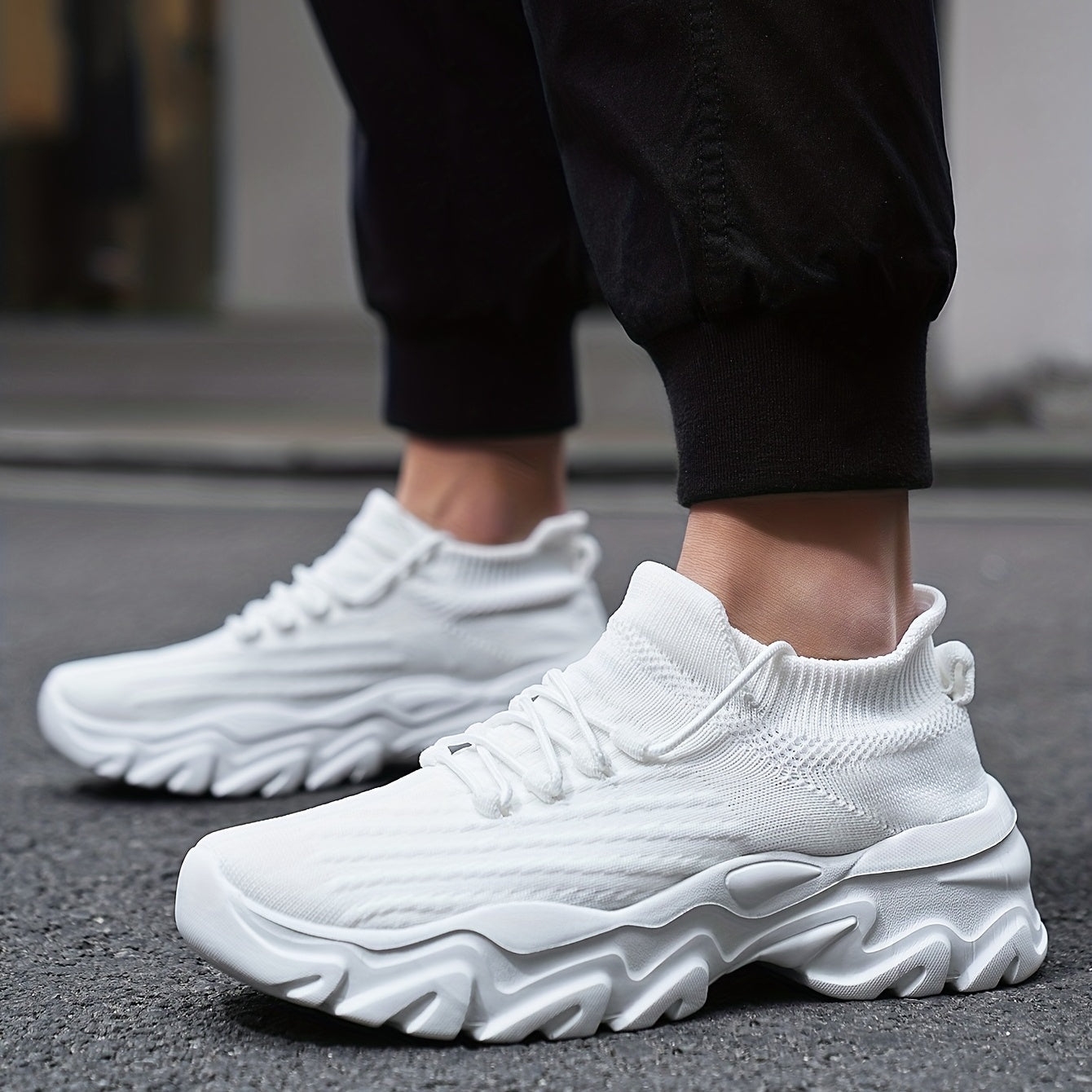Men's Breathable Sneakers Comfortable Mesh Wear Resistant Outdoor Shoes