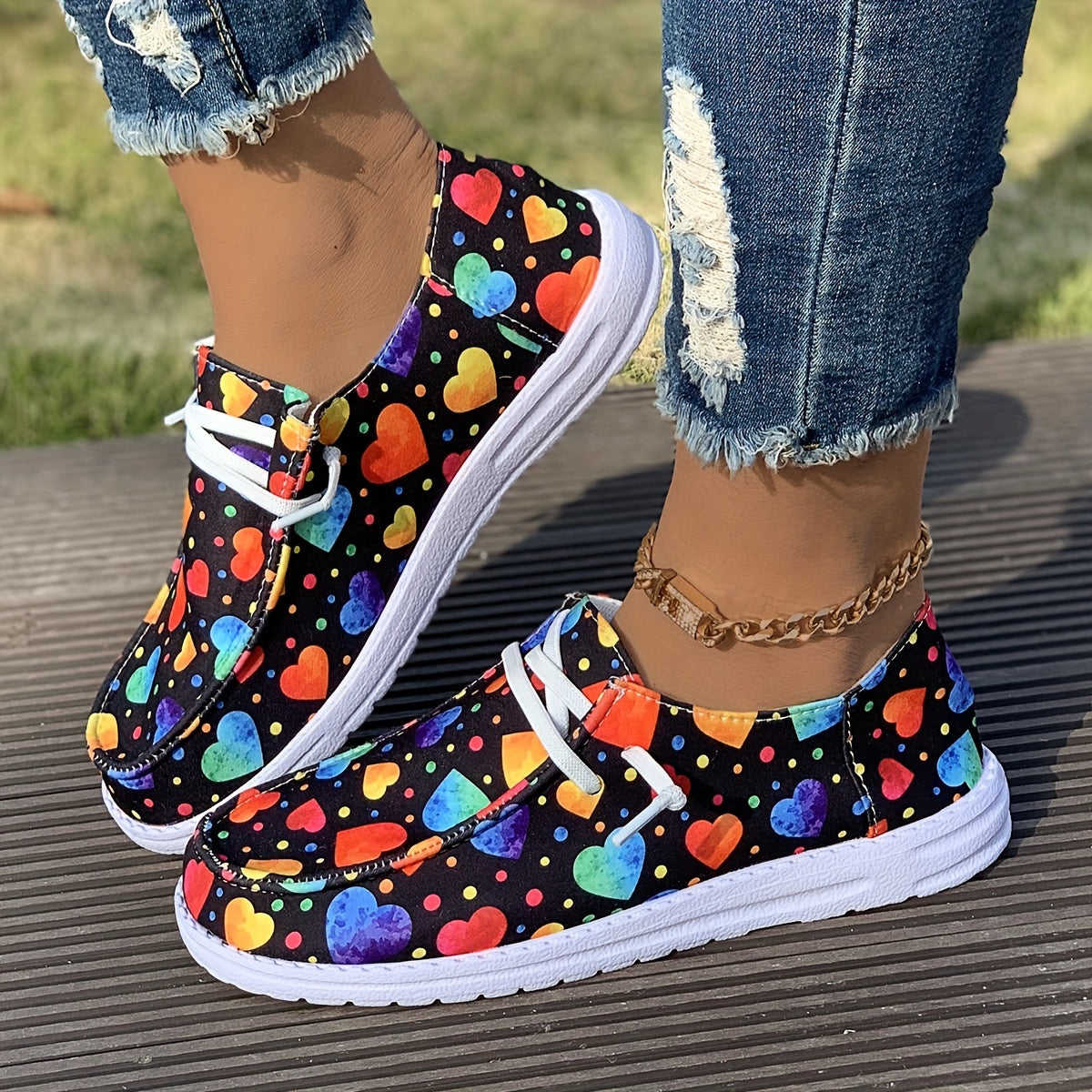 Women's Colorful Heart Pattern Outdoor Skateboarding Shoes