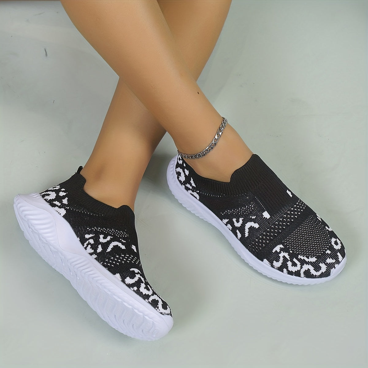 Women's Slip On Mesh Sneakers Low Flat Shoes Casual Outdoor Walking Shoes