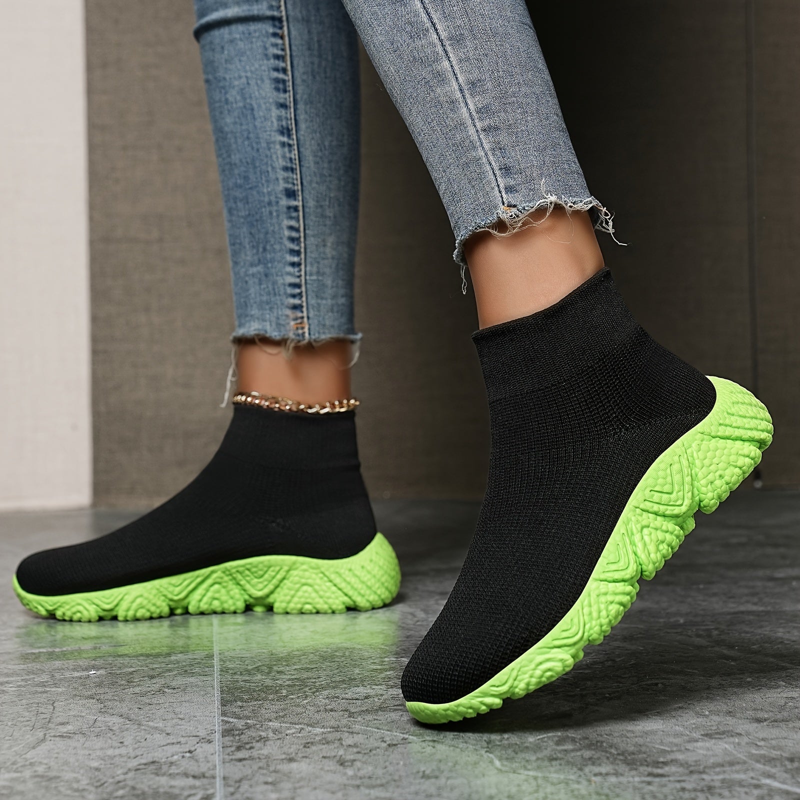 Breathable Mesh High Top Running Shoes