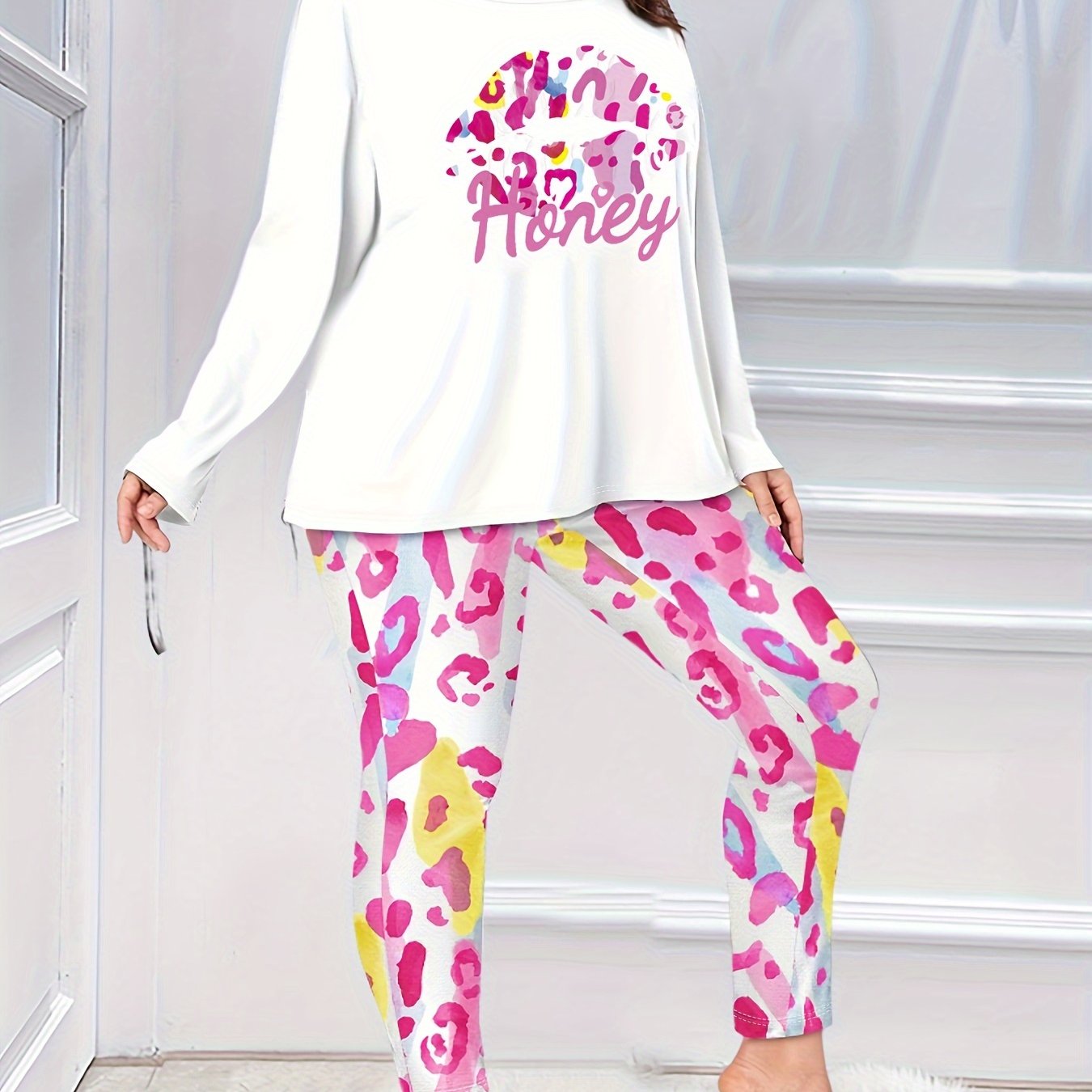 Women's Plus Leopard Kiss & Letter Print Pajamas Set