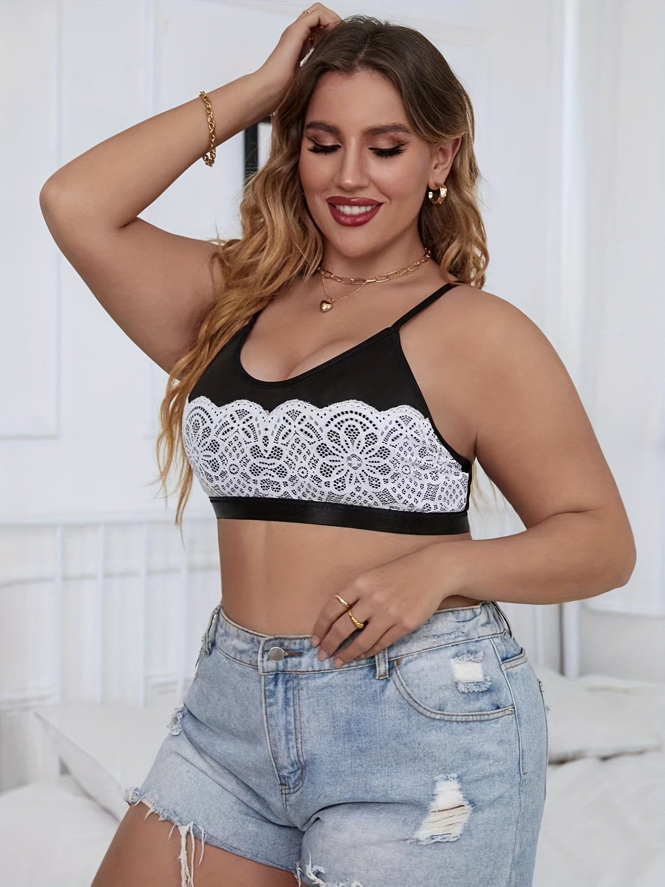Plus Size Solid Lace Plunge Wireless Comfort Bralette