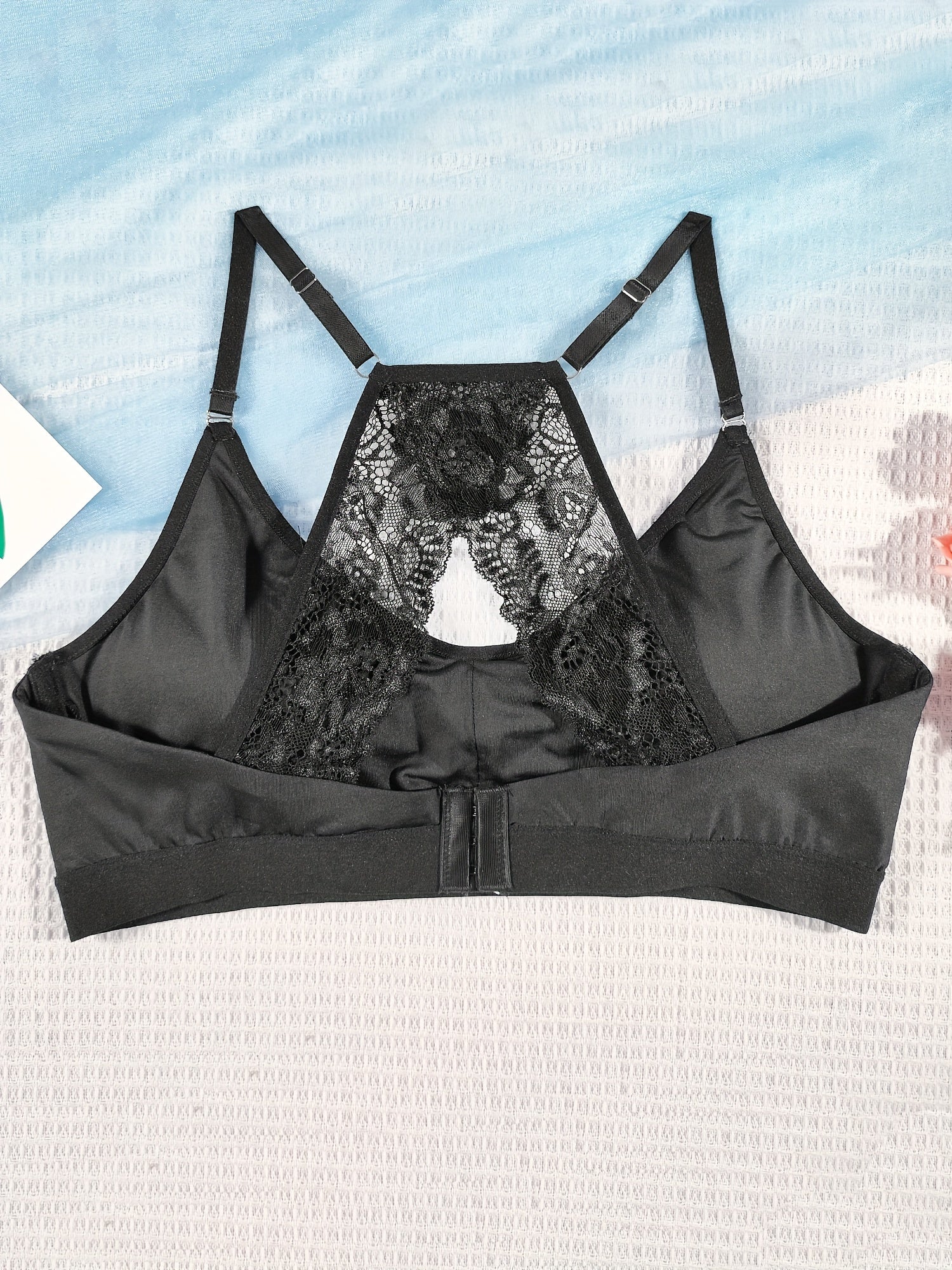 Lace Wireless Bra for Women Cut Out Design