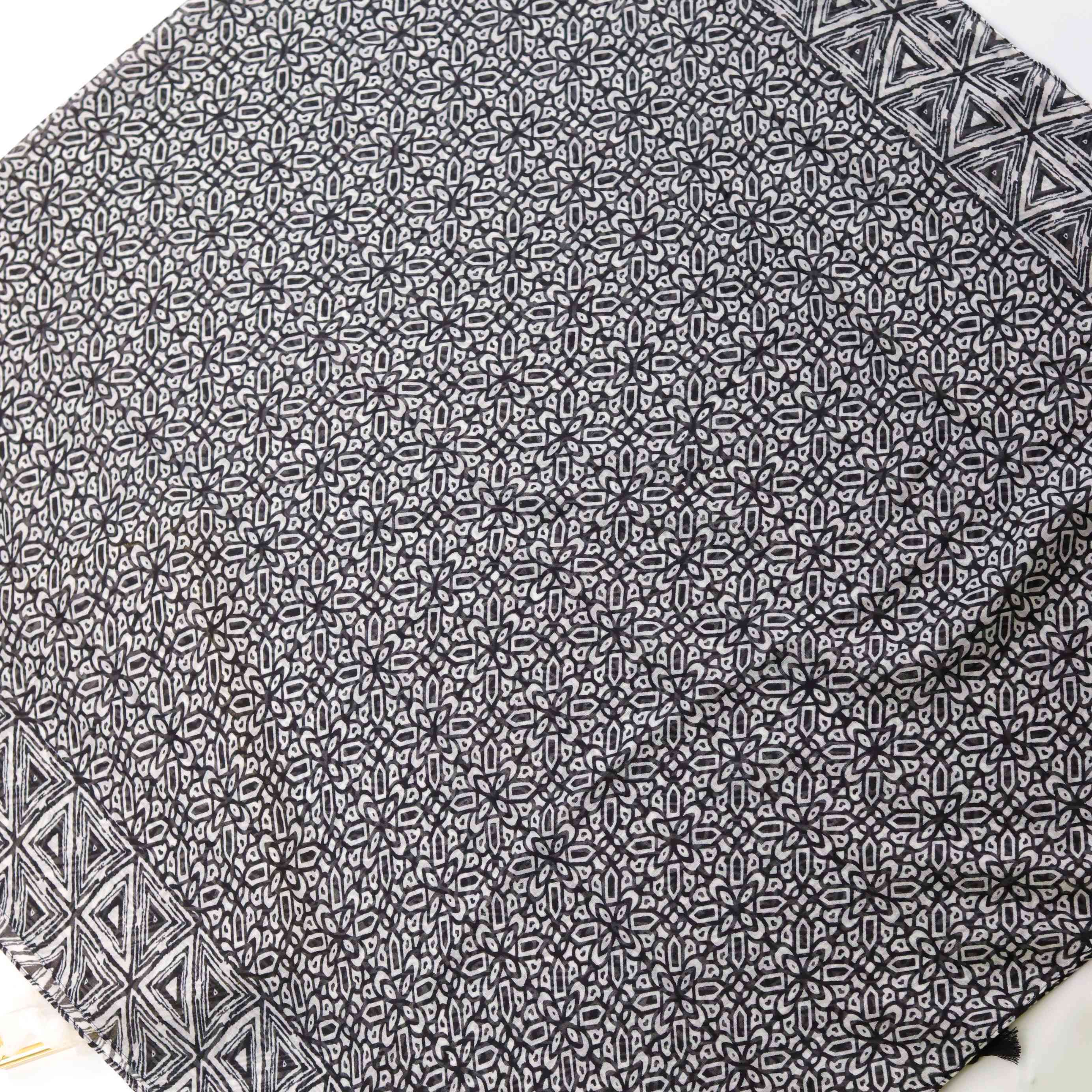 Geometric Pattern Print Tassel Scarf Classic Boho Striped Shawl