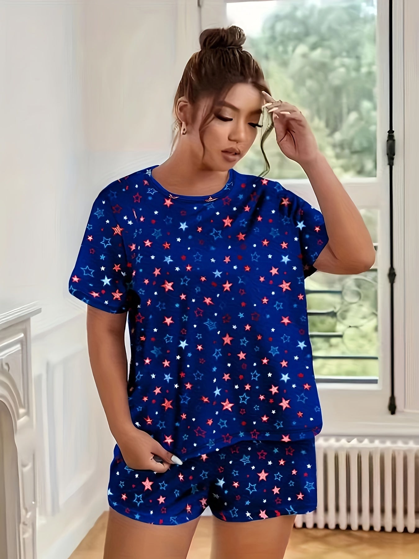 Star Print Tee & Shorts Pajama Set - Round Neck Loungewear