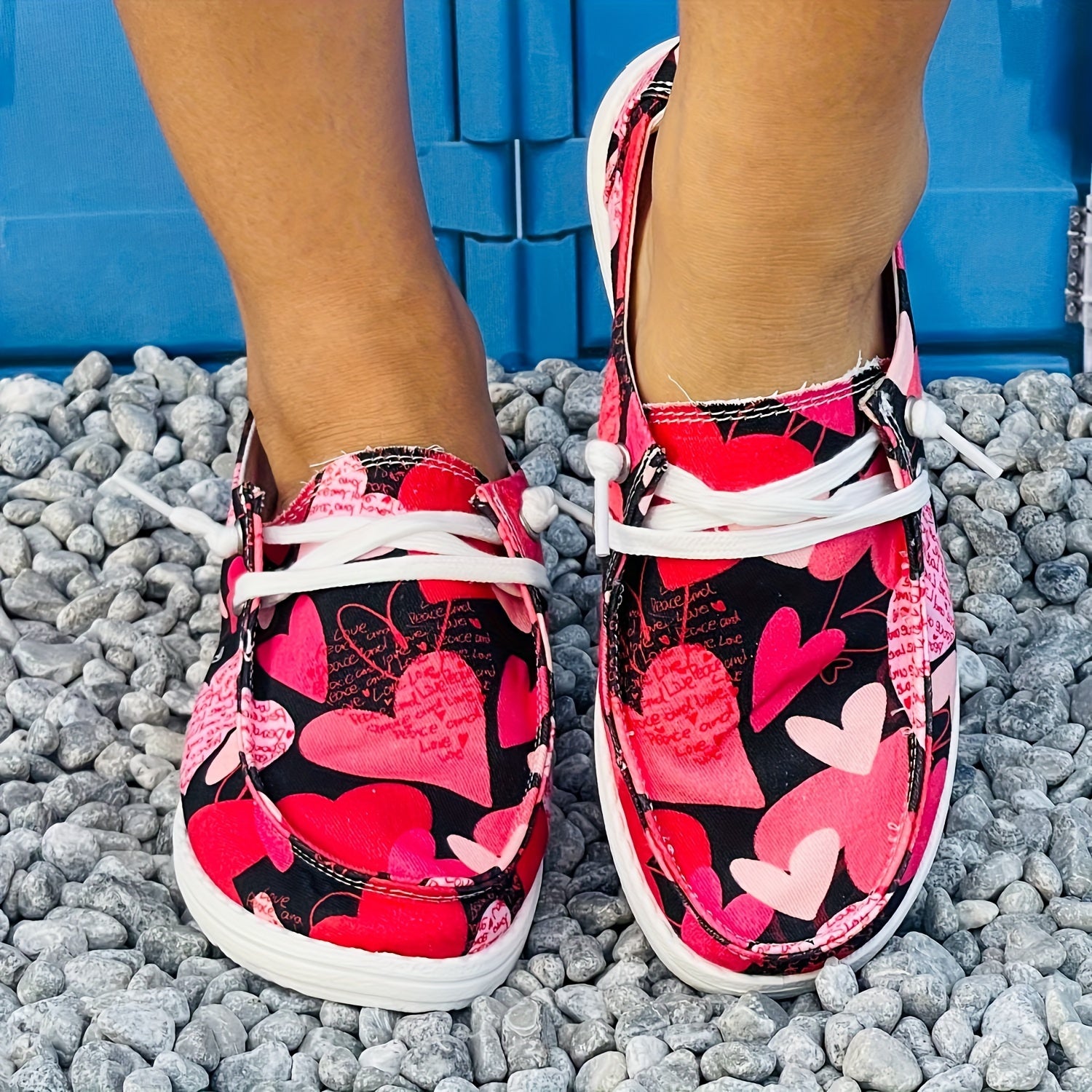 Women's Love Heart Pattern Canvas Casual Lace Up Flat Sneakers