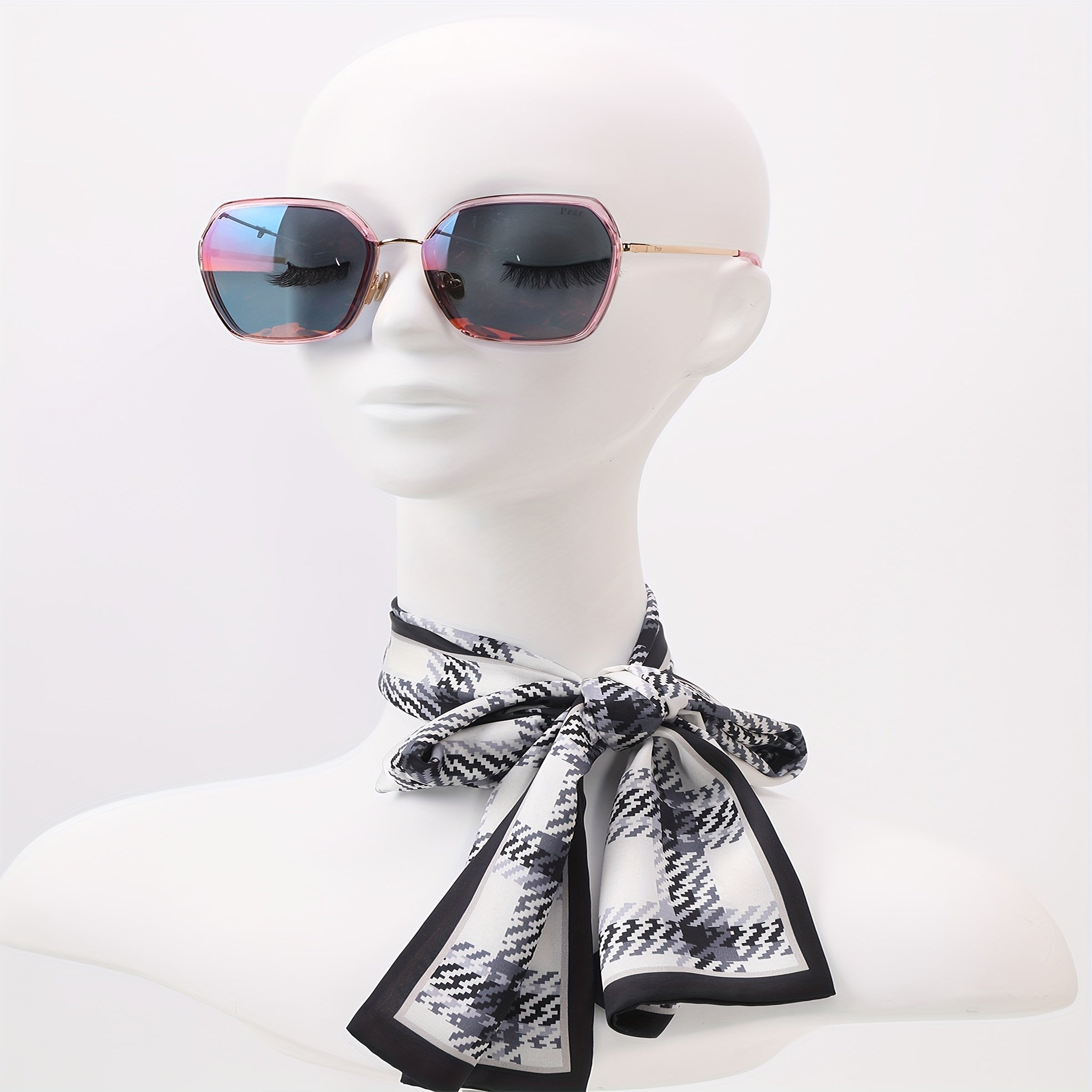 Small Tie Scarf & Weekend Casual Look