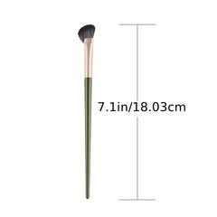 Portable Nose Shadow Brush for Contouring and Highlighting