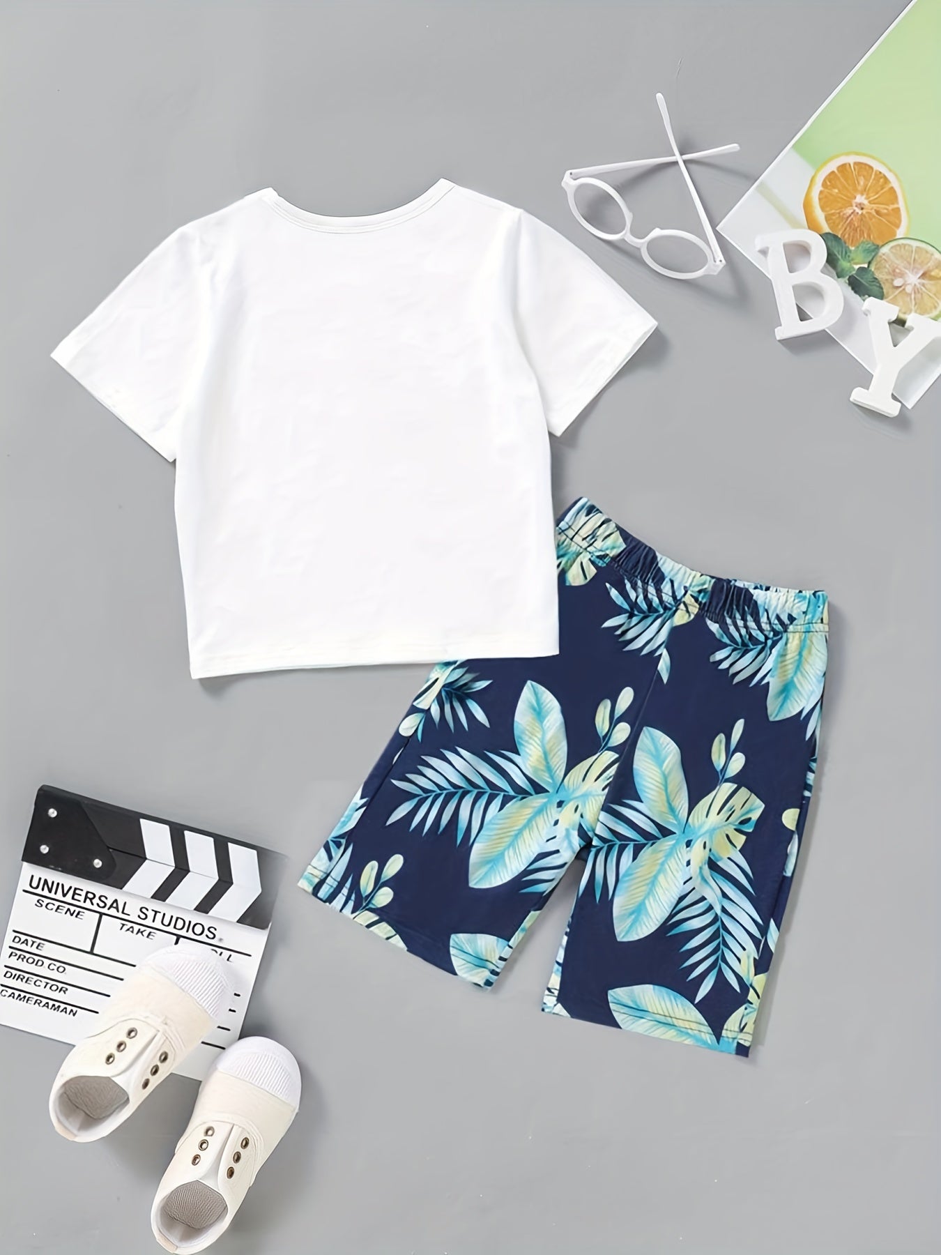 Boys Tropical Leaf & STAND OUT Graphic Print T-shirt & Shorts Set