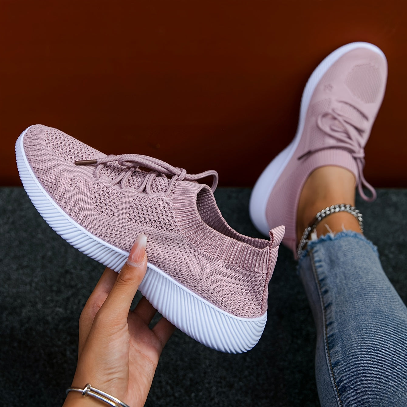 Women's Mesh Sneakers Lightweight Running Shoes Lace Up Outdoor Shoes