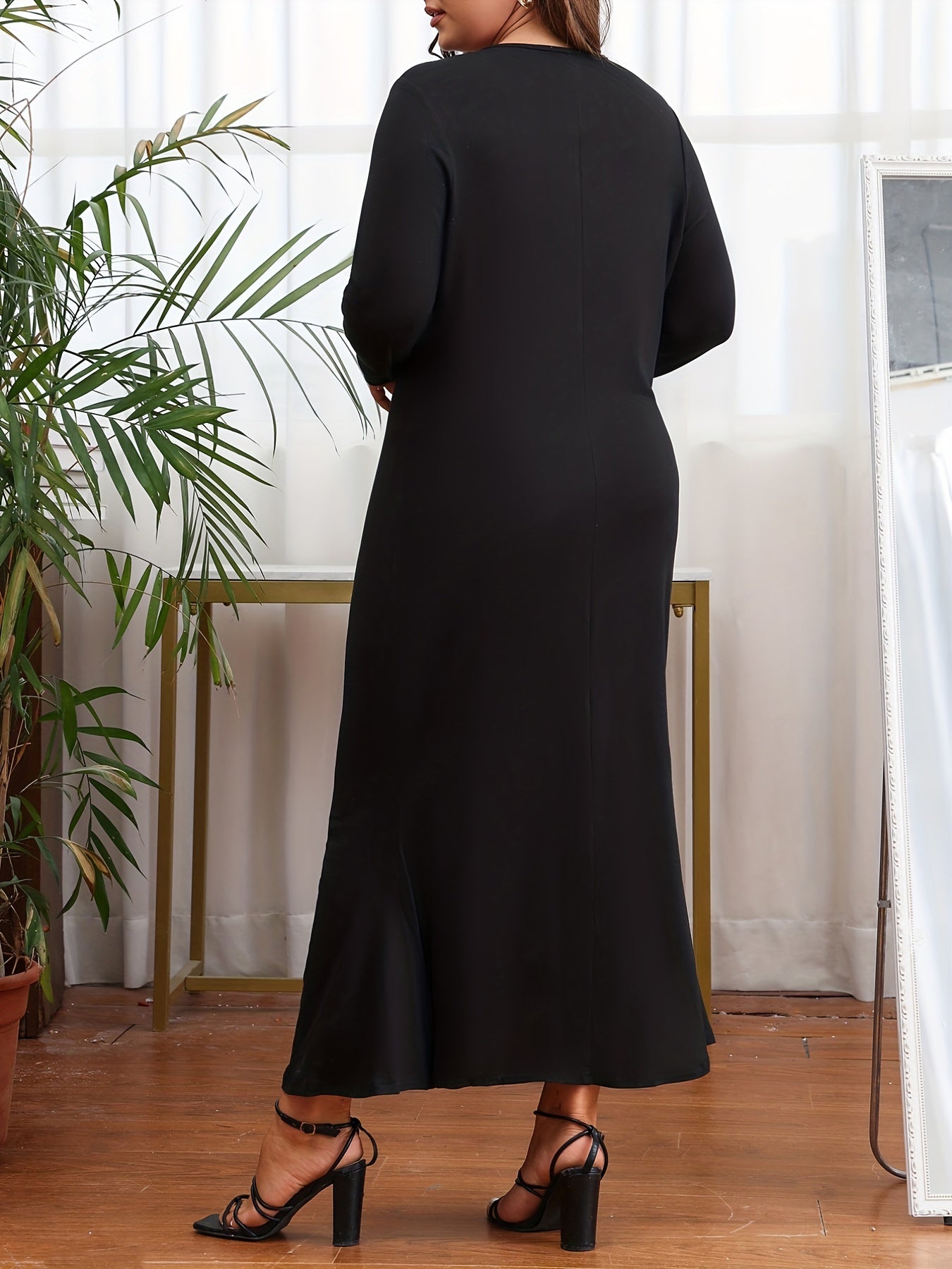 Solid Keyhole Long Sleeve Round Neck Mermaid Maxi Party Dress