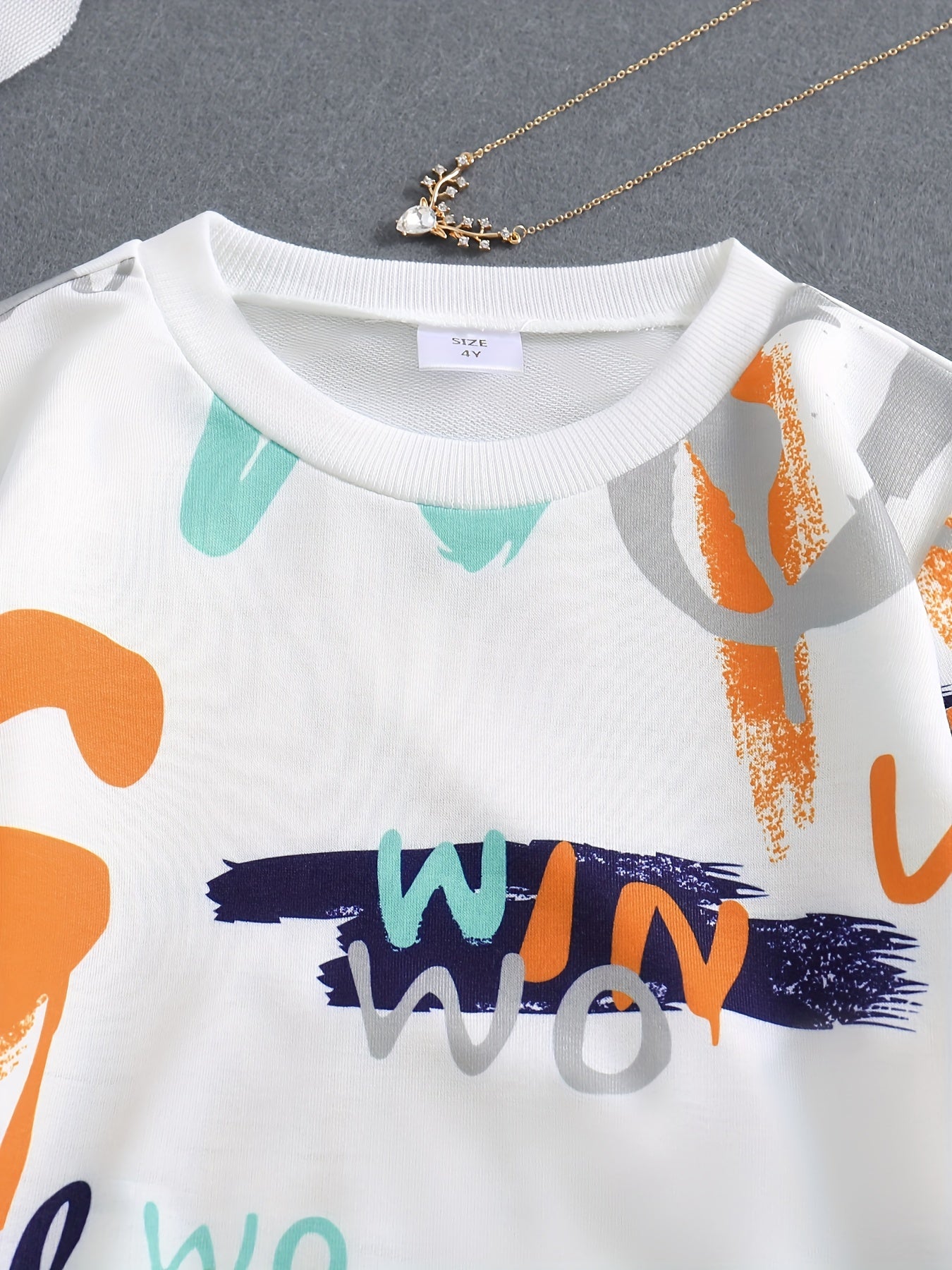 Graffiti Letter Print Boys Casual Pullover Sweatshirt
