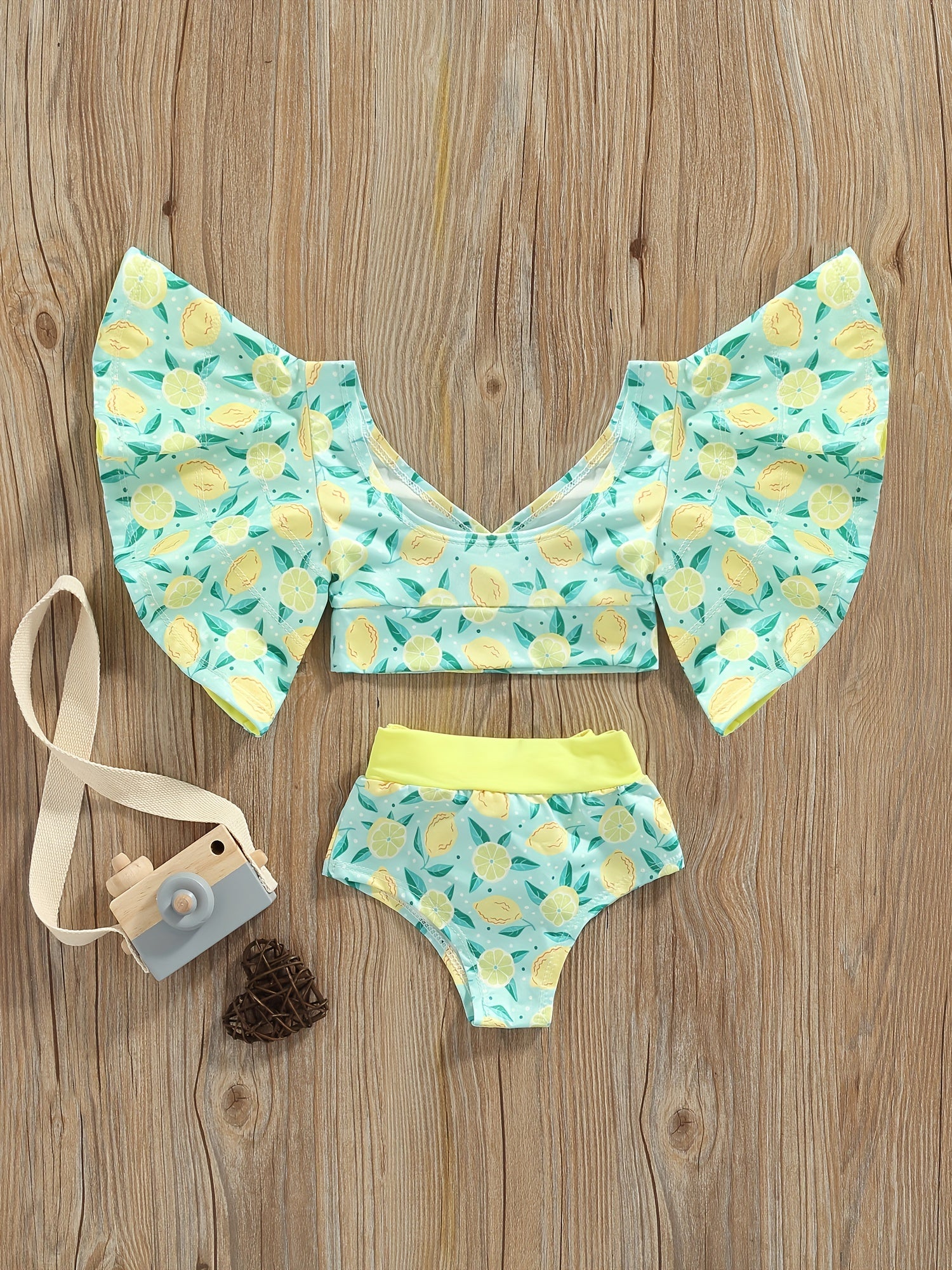 2pcs Baby Girls Striped Lemon Top & Bowknot Shorts Swimsuit Set