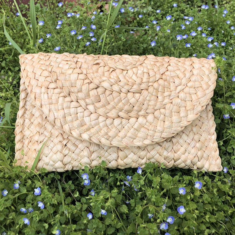 Straw Flap Clutch Bag Minimalist Style Vacation Phone Bag