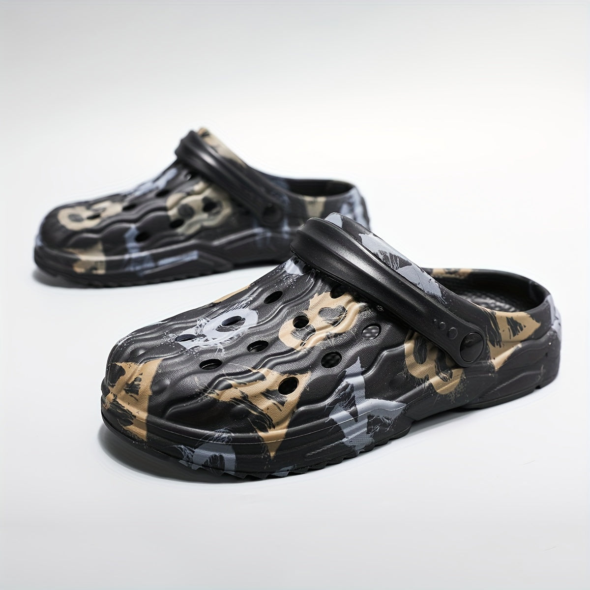 Women's Graffiti Clogs Hollow Out Garden Shoes Outdoor Shoes