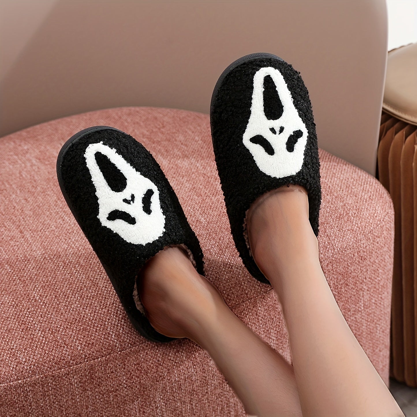 Skull Print Plush Lined Slip-On Slippers