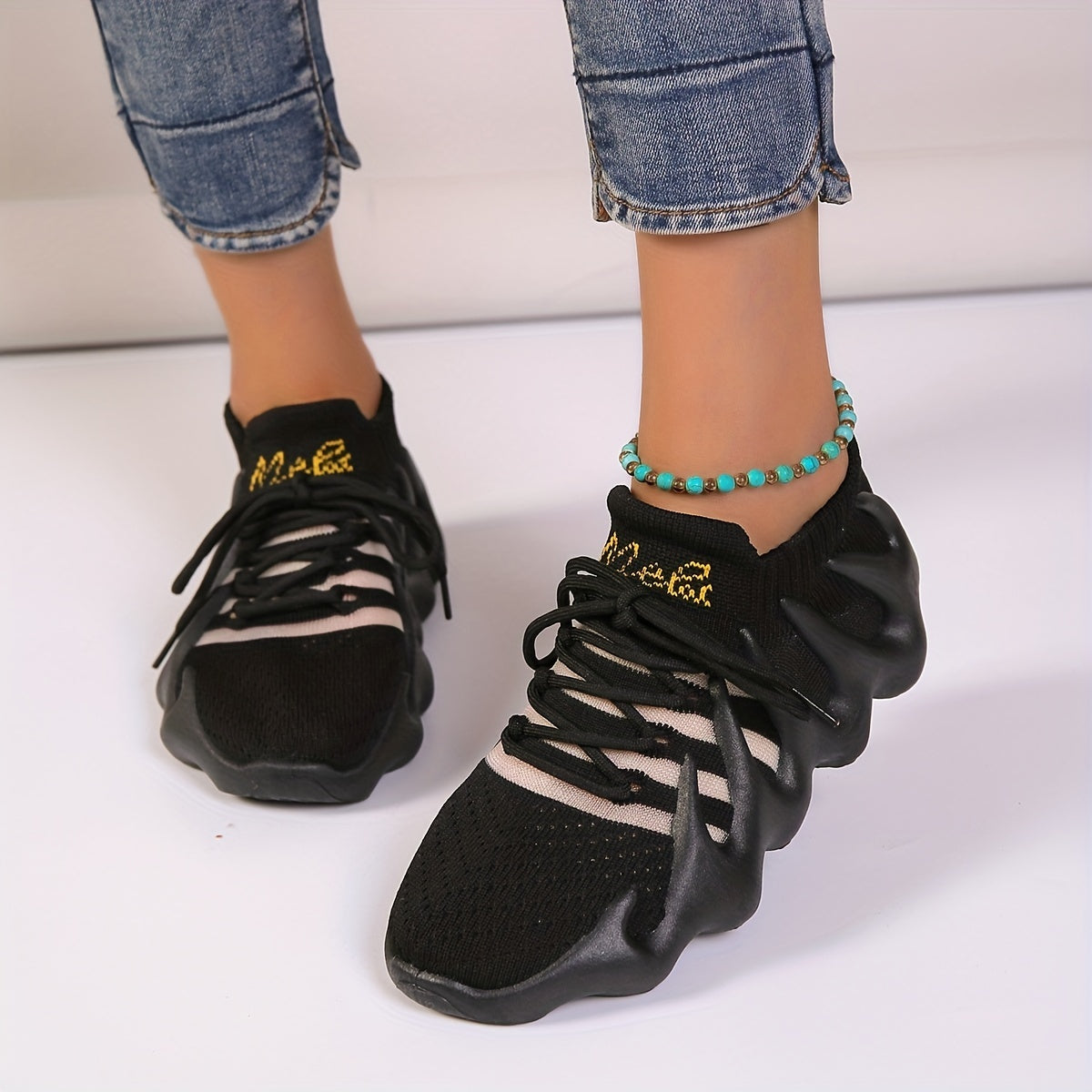 Women's Breathable Mesh Sneakers Lace Up Running Shoes