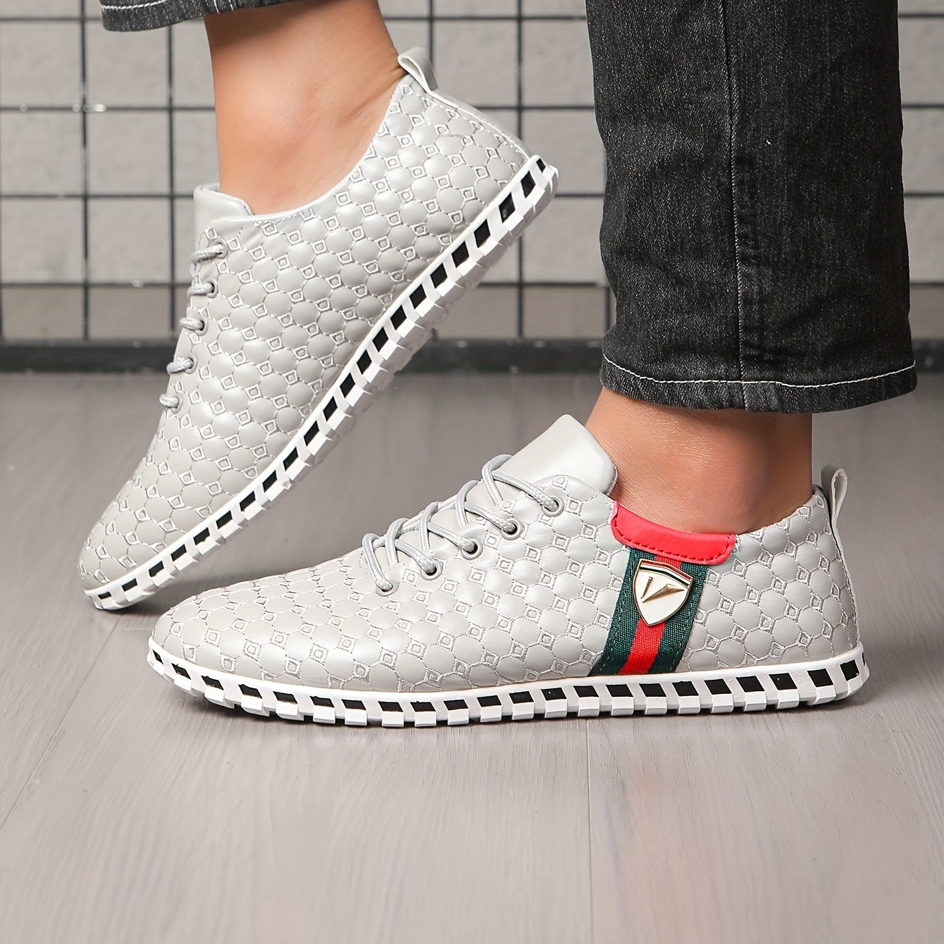 Men's Lightweight Sneaker for Spring & Summer