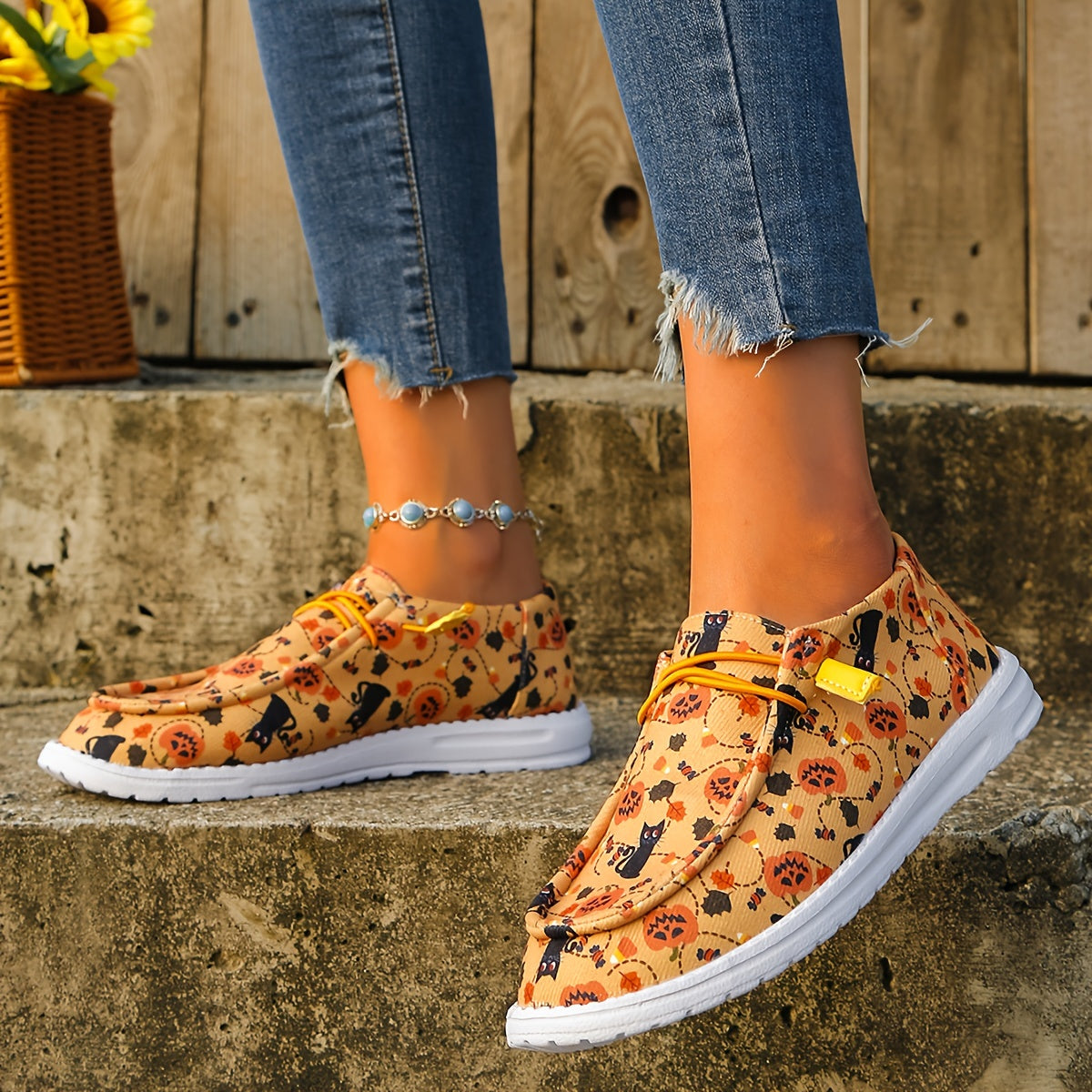 Colorful Skull Ghost Print Low Top Sneakers for Halloween