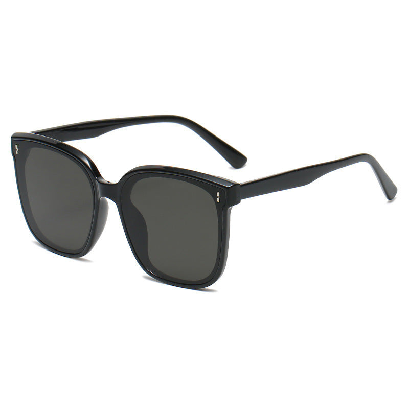 Large Frame Casual Sunglasses