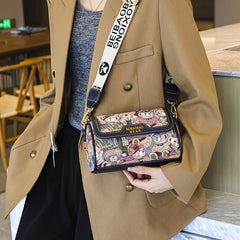 Small Bear Jacquard Shoulder Bag Cartoon Flap Cylinder Purse