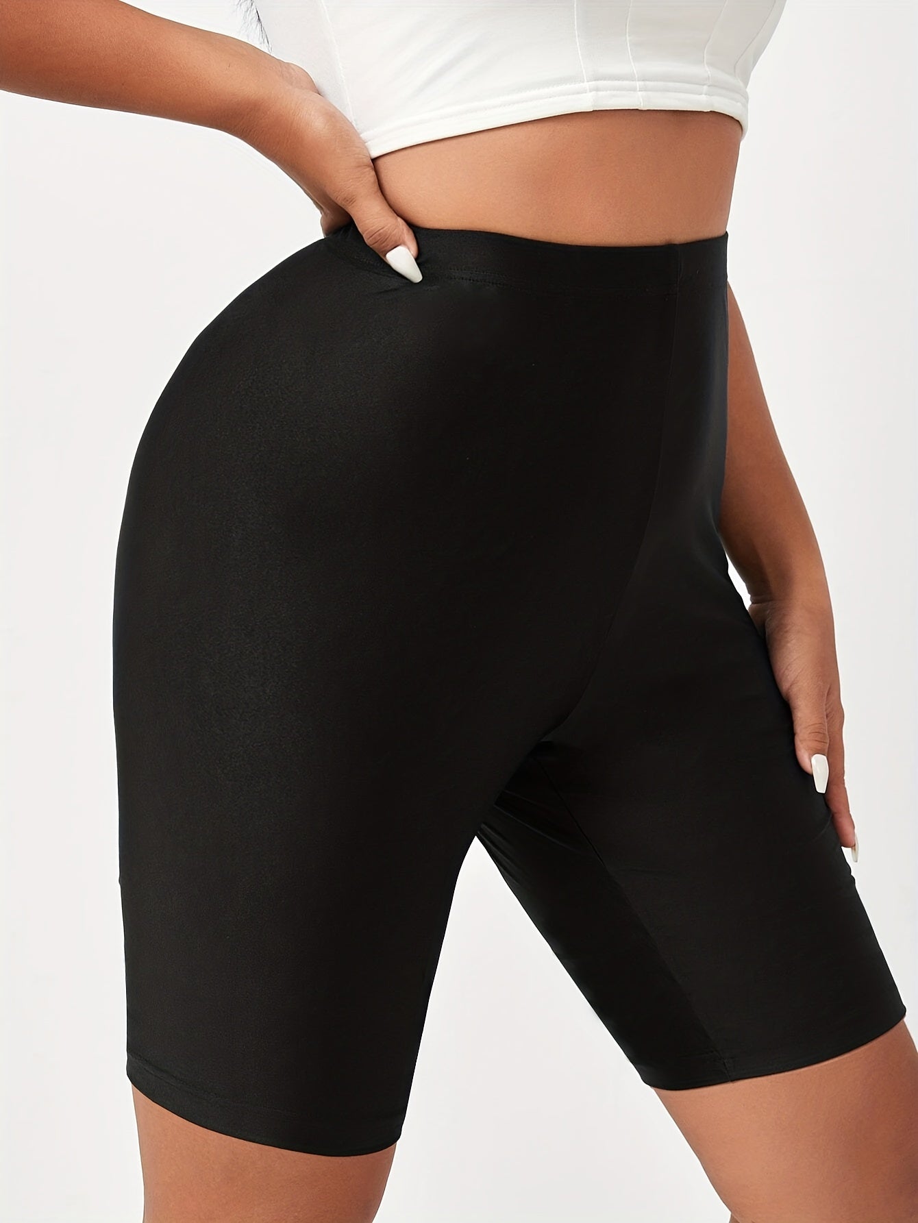 Women's Plus Solid High Rise Skinny Short