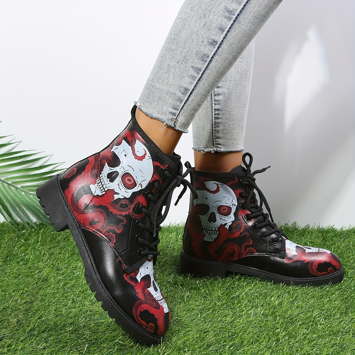 Women's Skull Print Combat Boots Lace Up Chunky Heel Boots