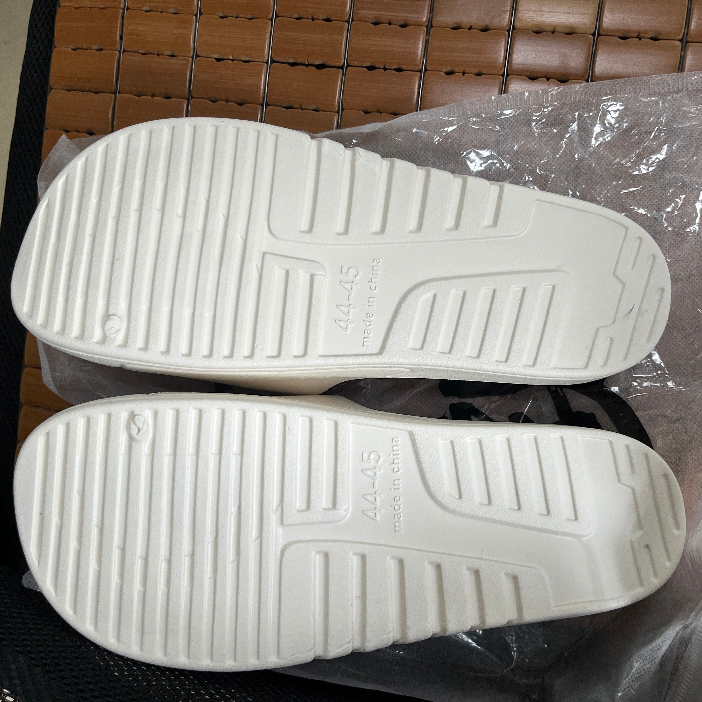 Men's Non Slip Pillow Slides Open Toe Slippers for Indoor Outdoor Beach Shower