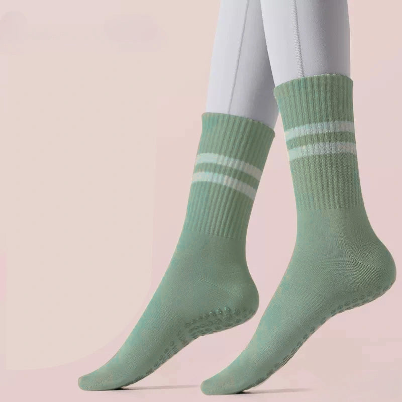 Non Slip Silicone Bottom Yoga Crew Socks Breathable Thick Sports Floor Socks